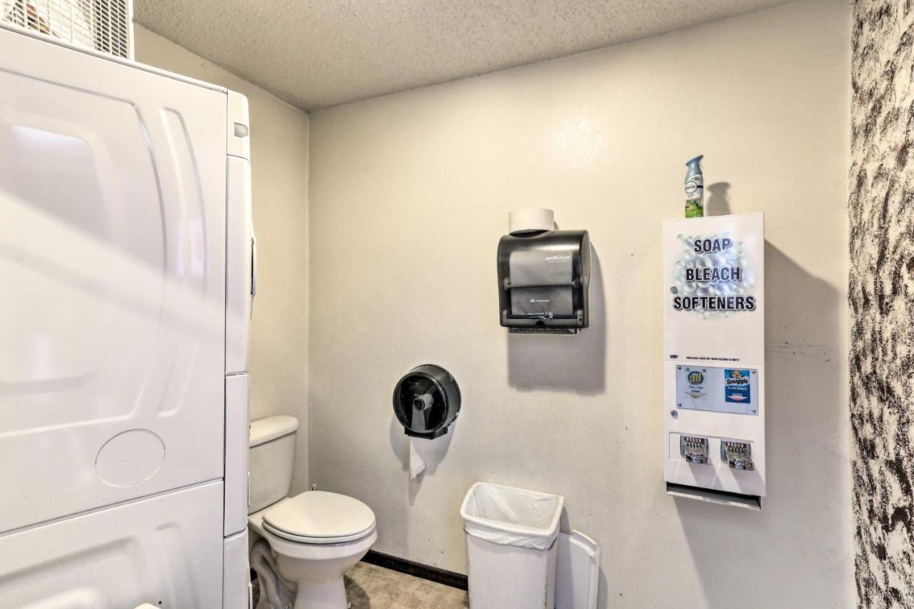 Custer Apt In Heart Of Town Shop, Dine, Hike Exterior foto